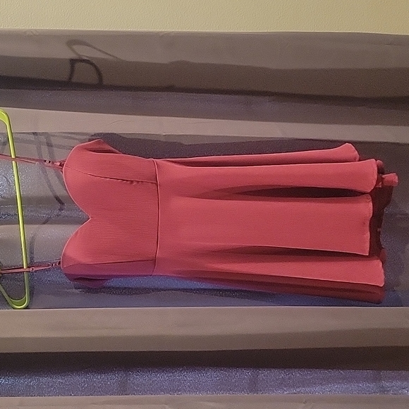 Dress with an open tie back, size small NEW! - Picture 2 of 6